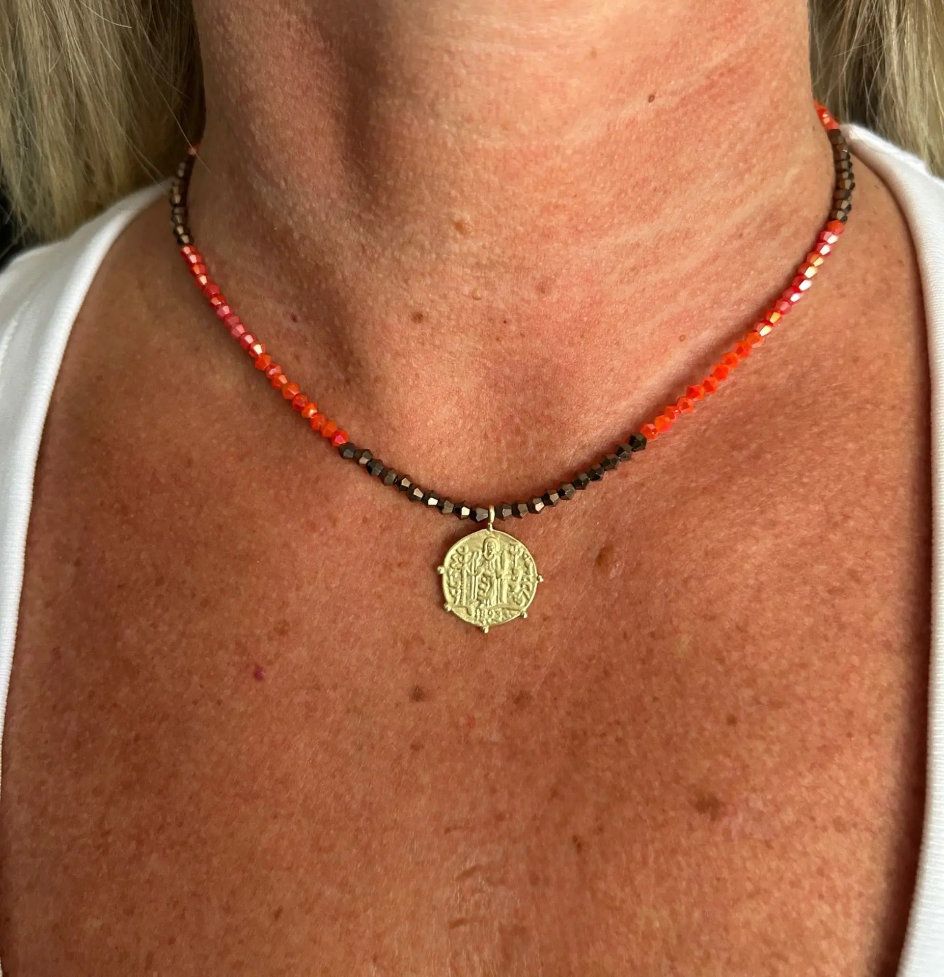 Collier Médaille de lumière https://www.b-tao.be/