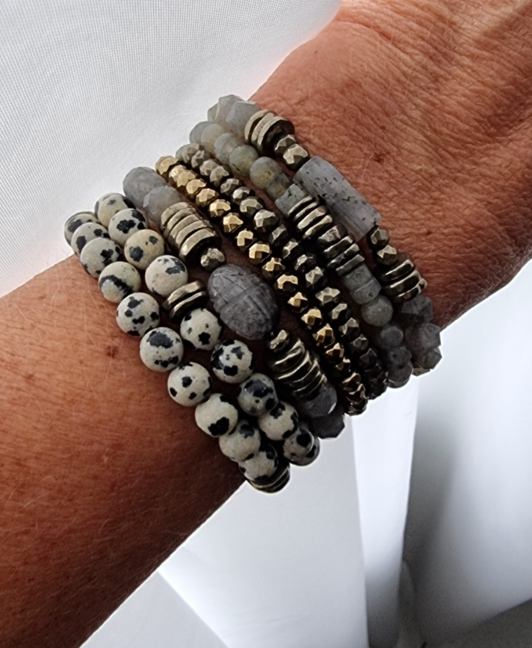 Bracelet Jaspe Dalmatien Harmonie Tacheté - Double Tour Élastiqué https://www.b-tao.be/
