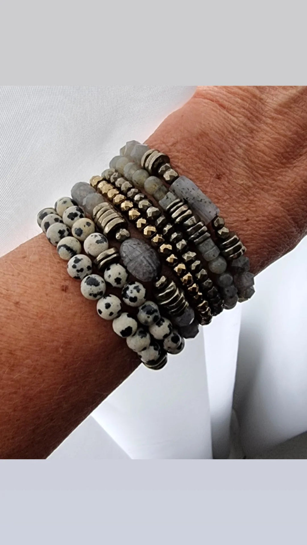 Bracelet Jaspe Dalmatien Harmonie Tacheté - Double Tour Élastiqué https://www.b-tao.be/