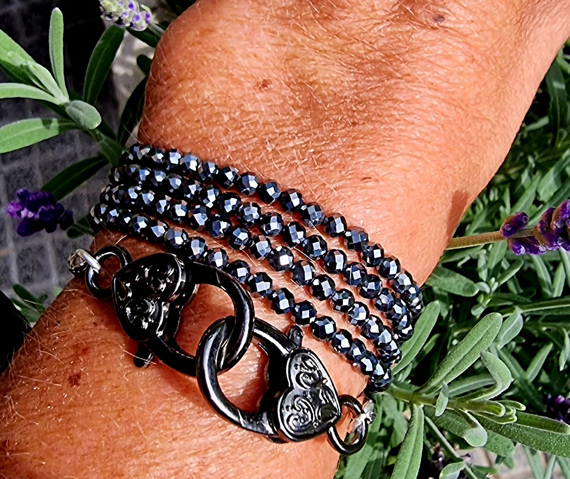 collier " Mahasiah Coeur d'Ombre " https://www.b-tao.be/