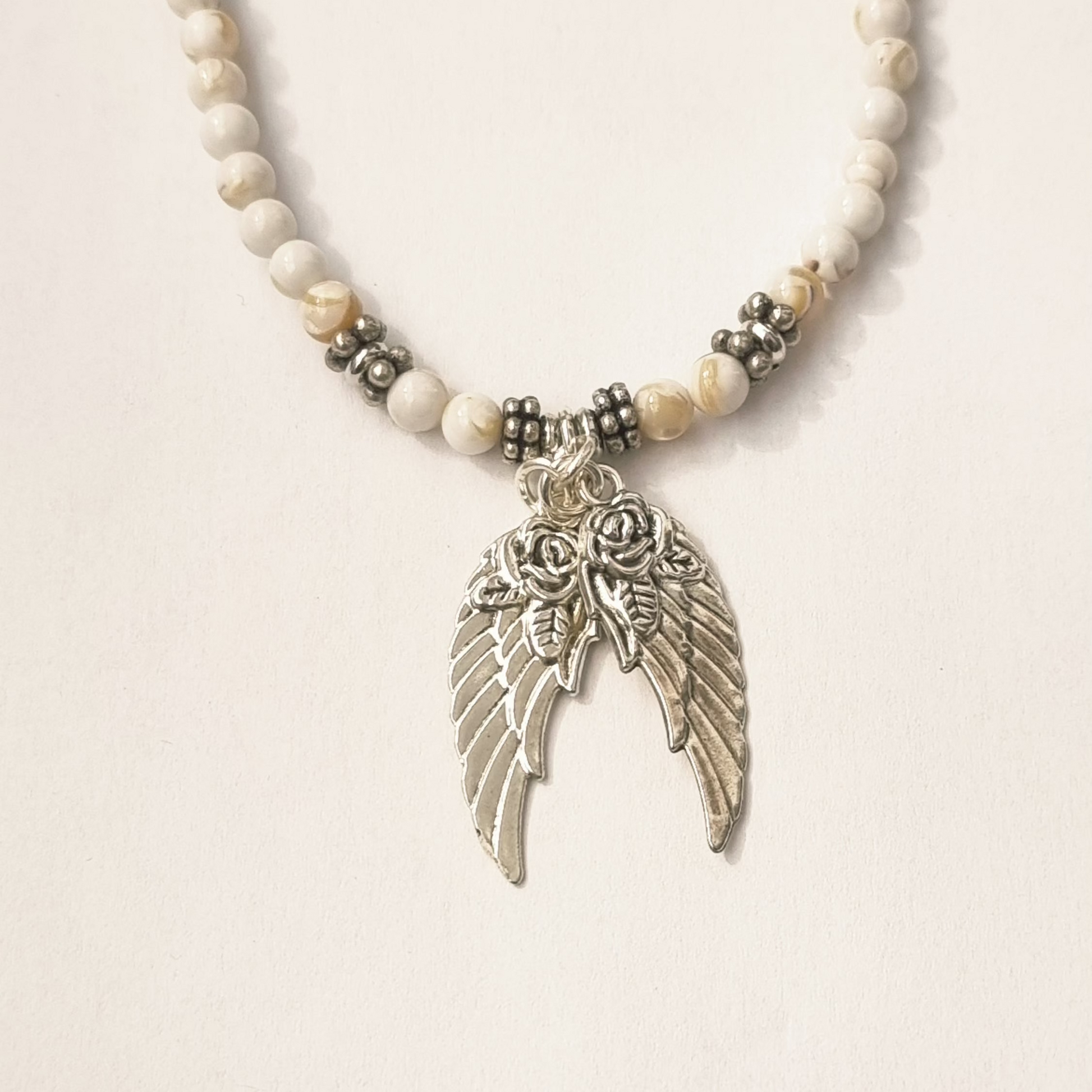Collier "Angel" https://www.b-tao.be/