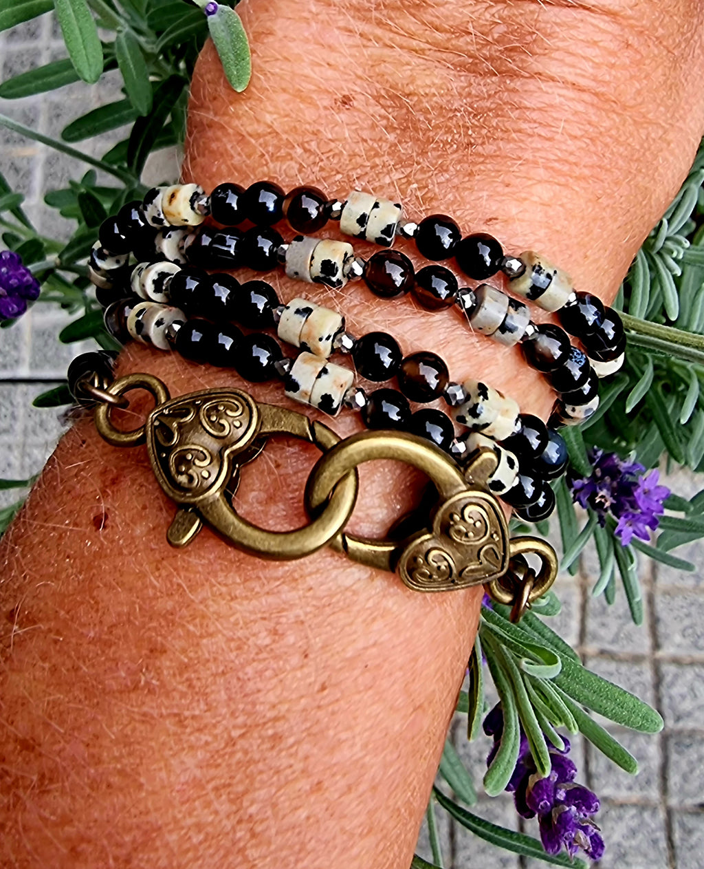 collier " Mahasiah Ombre Sacrée " https://www.b-tao.be/