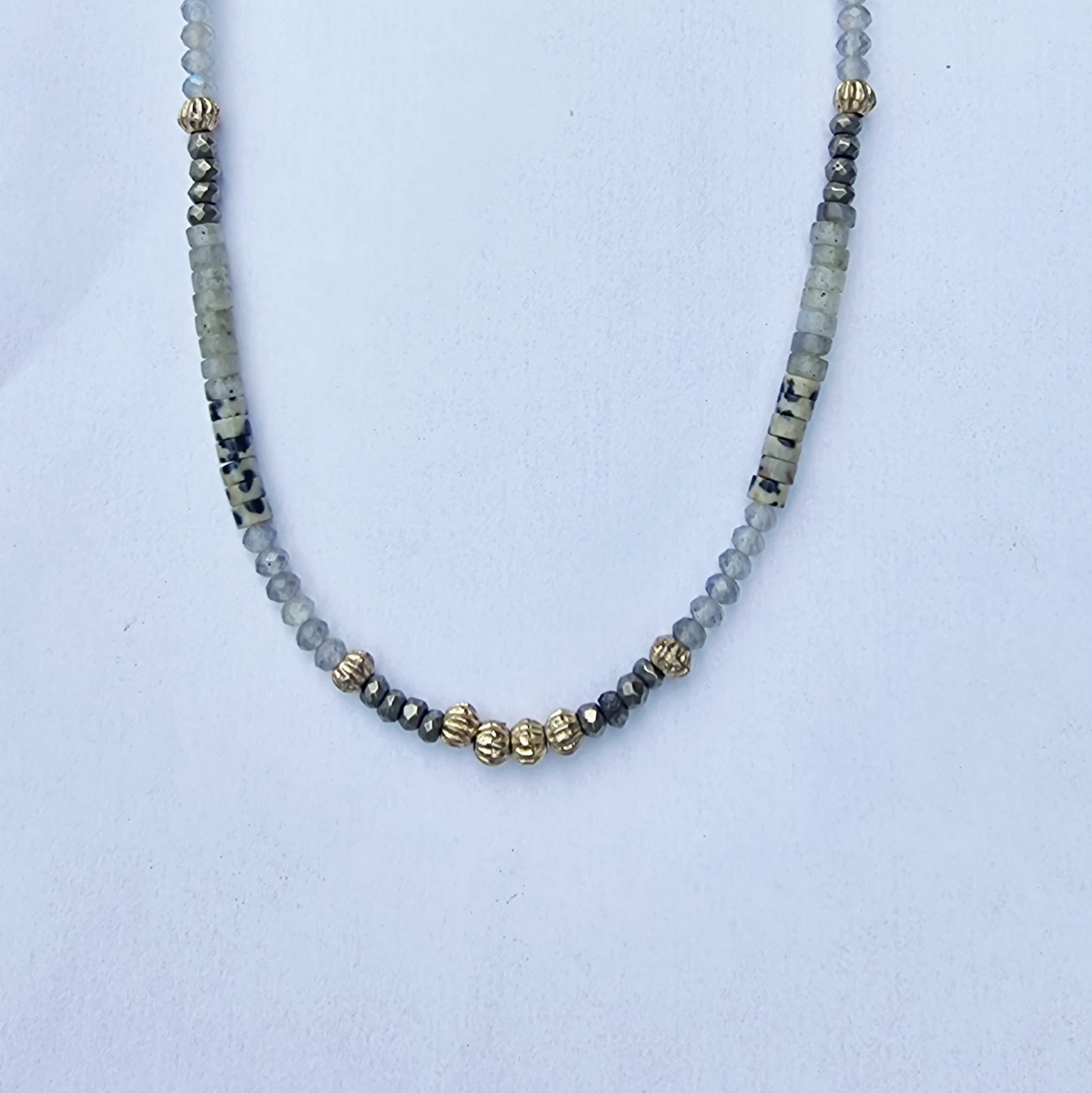 collier " Danse Minérale " https://www.b-tao.be/