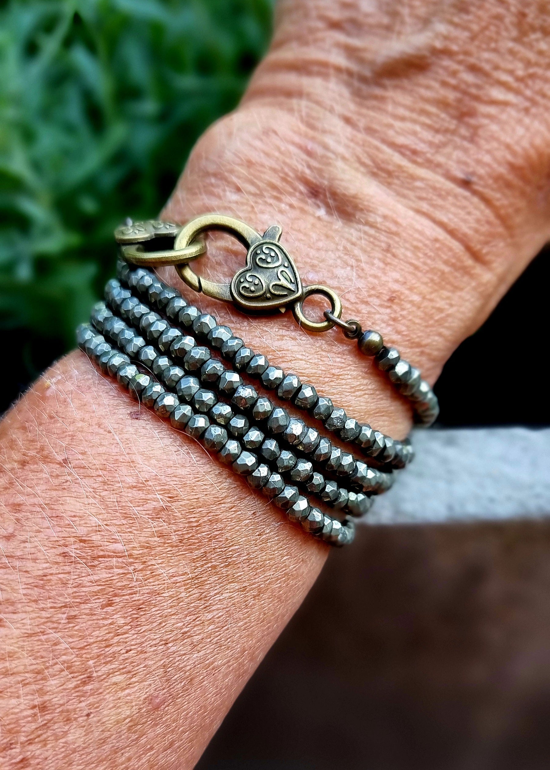 Collier "Mahasiah" https://www.b-tao.be/