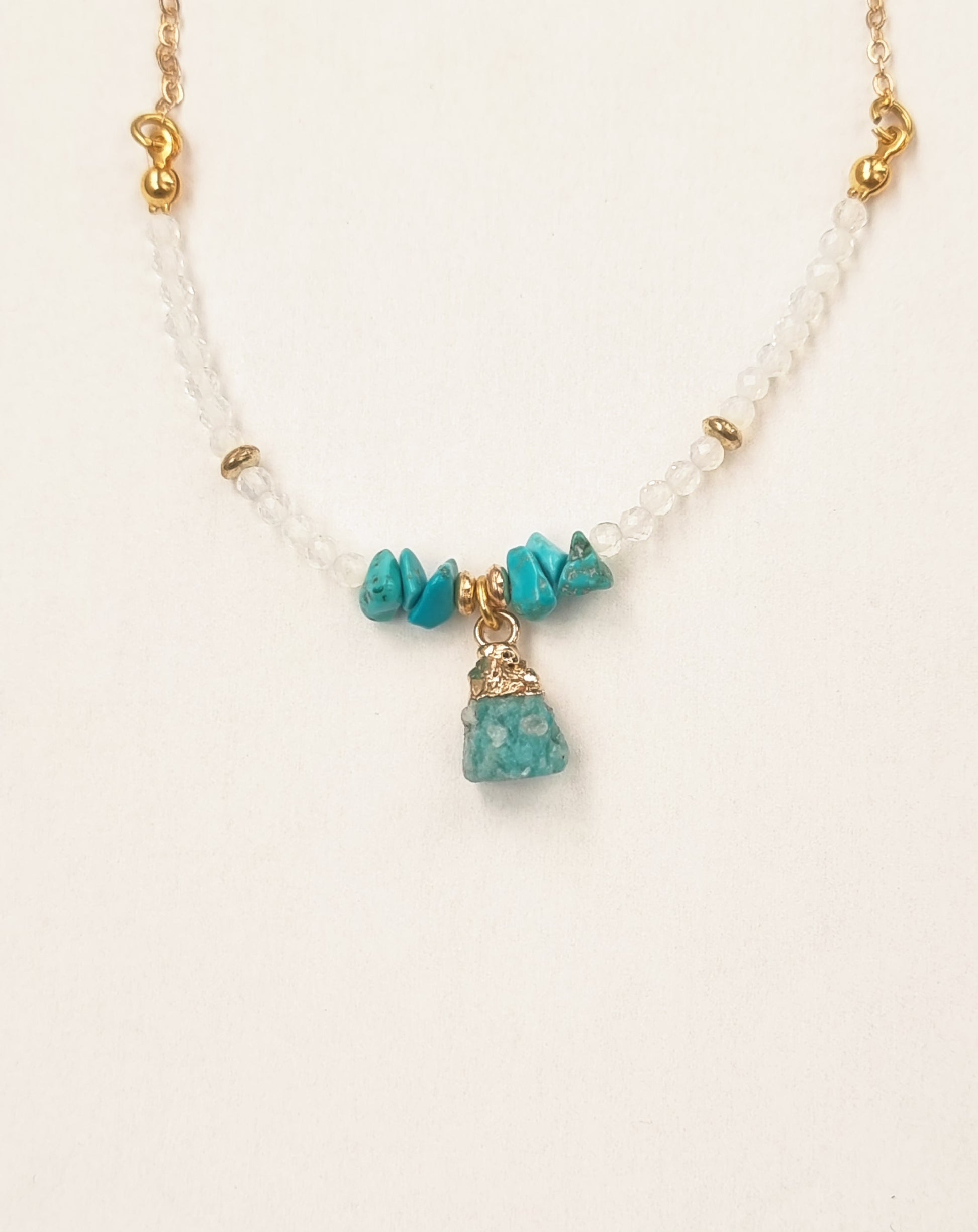 Collier Opale Turquoise Amazonite - Éclat Bleuté Plaqué Or https://www.b-tao.be/
