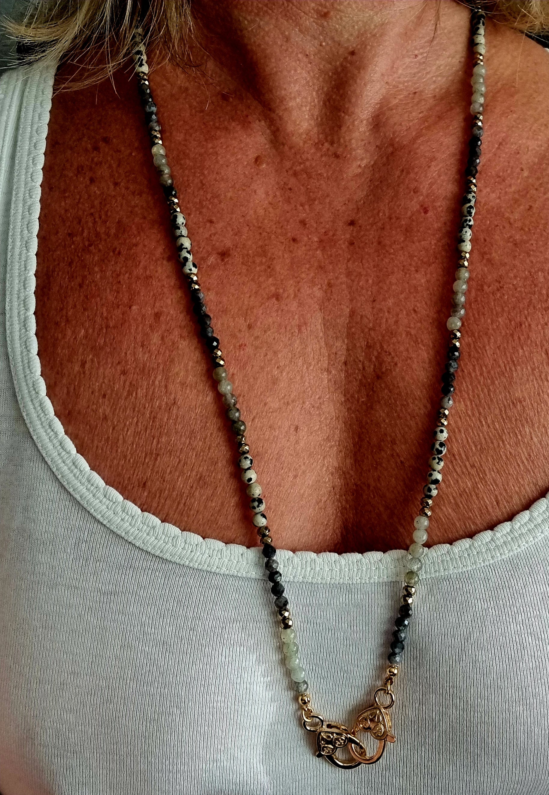 collier "Mahasiah Ombre Solaire" https://www.b-tao.be/