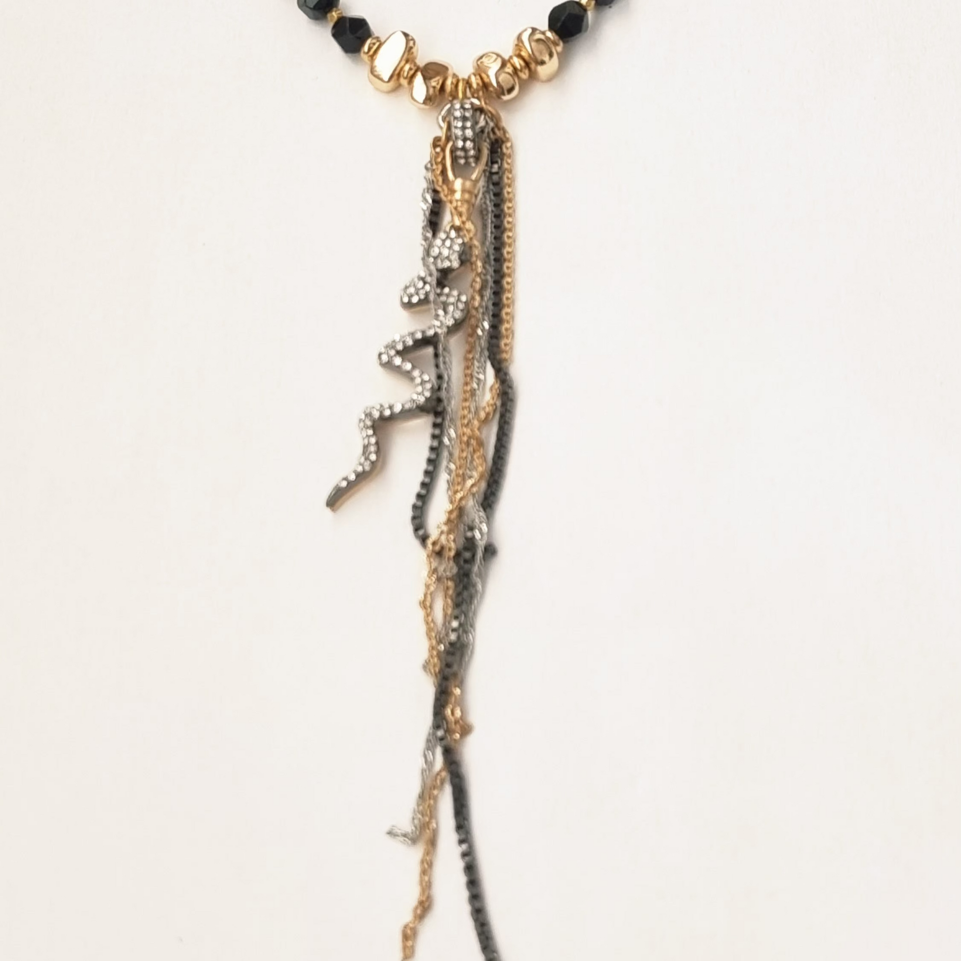 Collier "Venin de Lumière" https://www.b-tao.be/