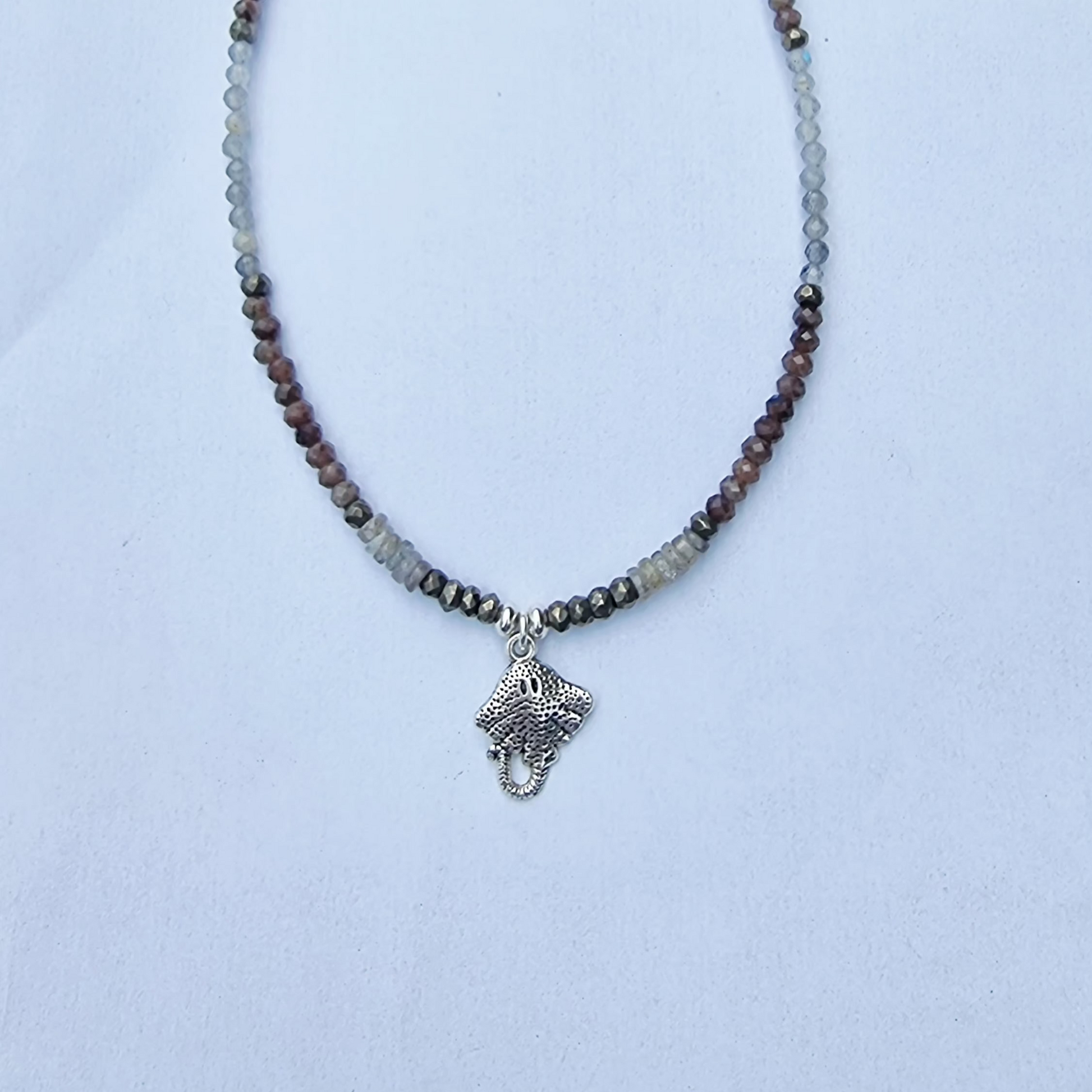 collier " Âme des Abysses " https://www.b-tao.be/