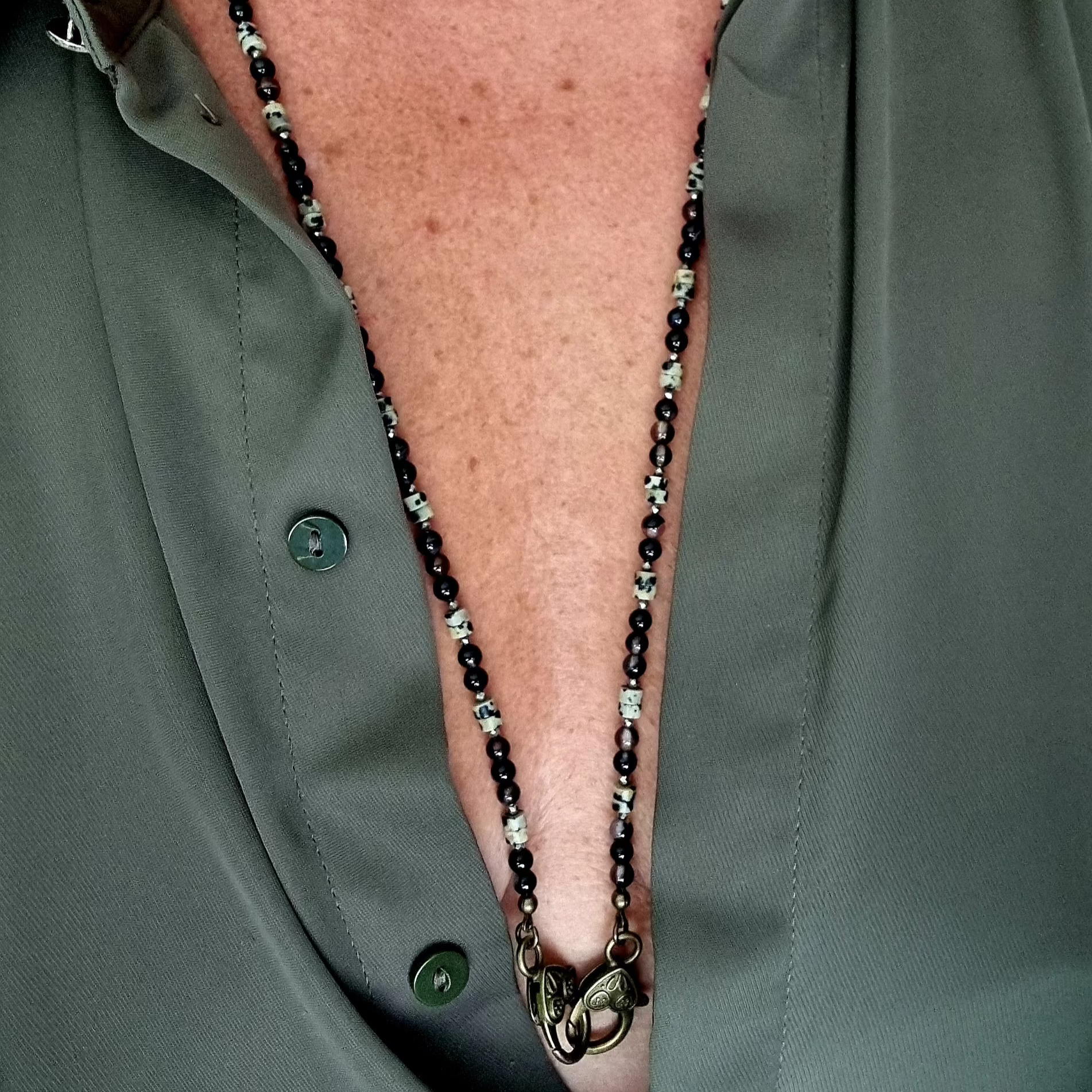 collier " Mahasiah Ombre Sacrée " https://www.b-tao.be/