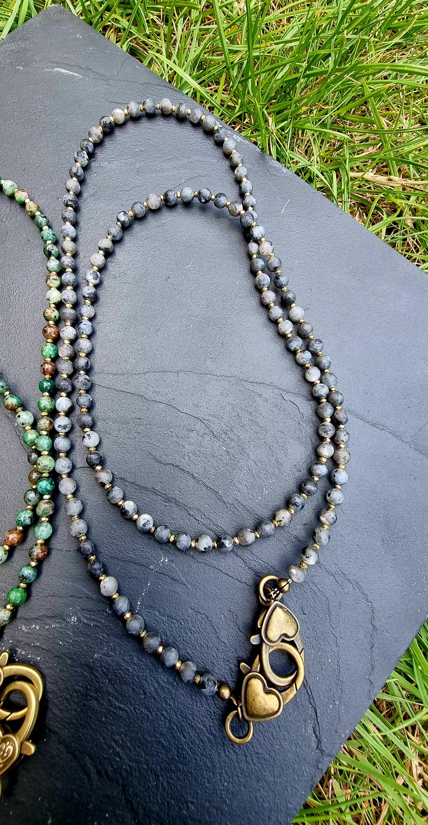 Collier "Mahasiah" https://www.b-tao.be/