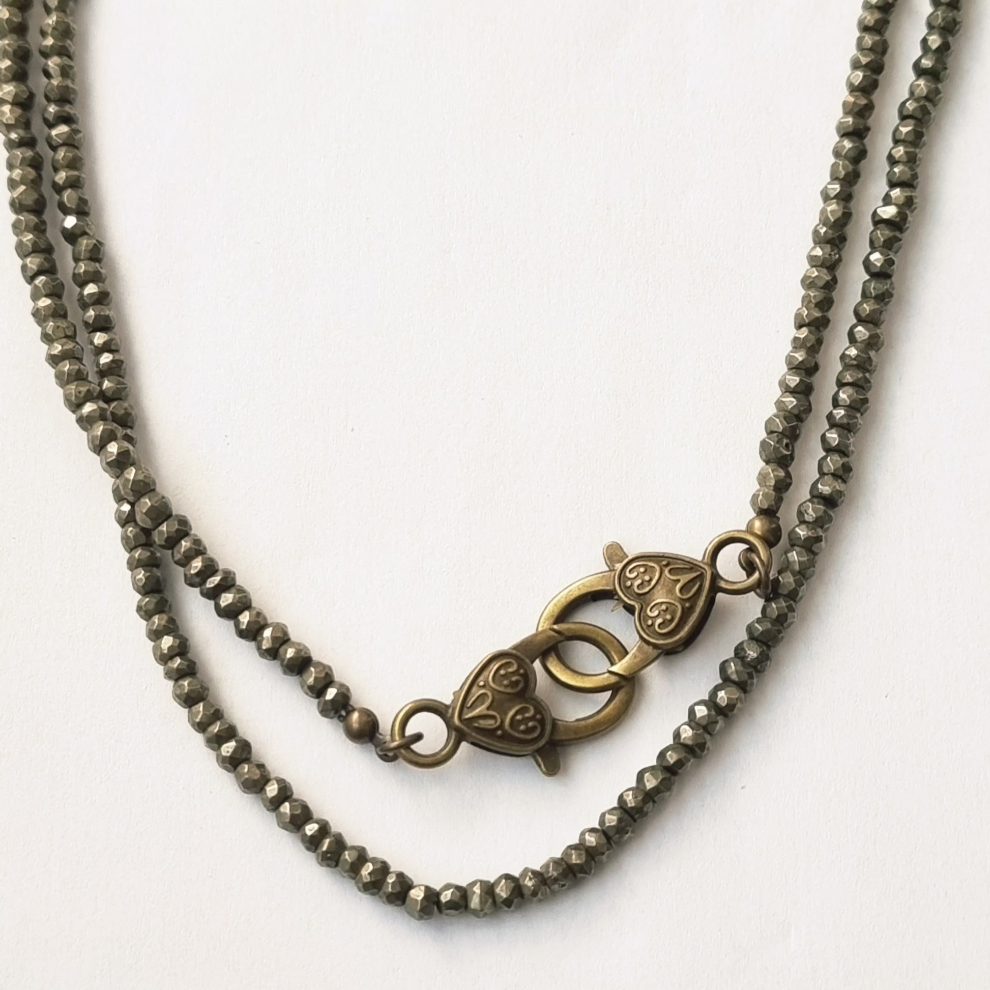 Collier "Mahasiah" https://www.b-tao.be/