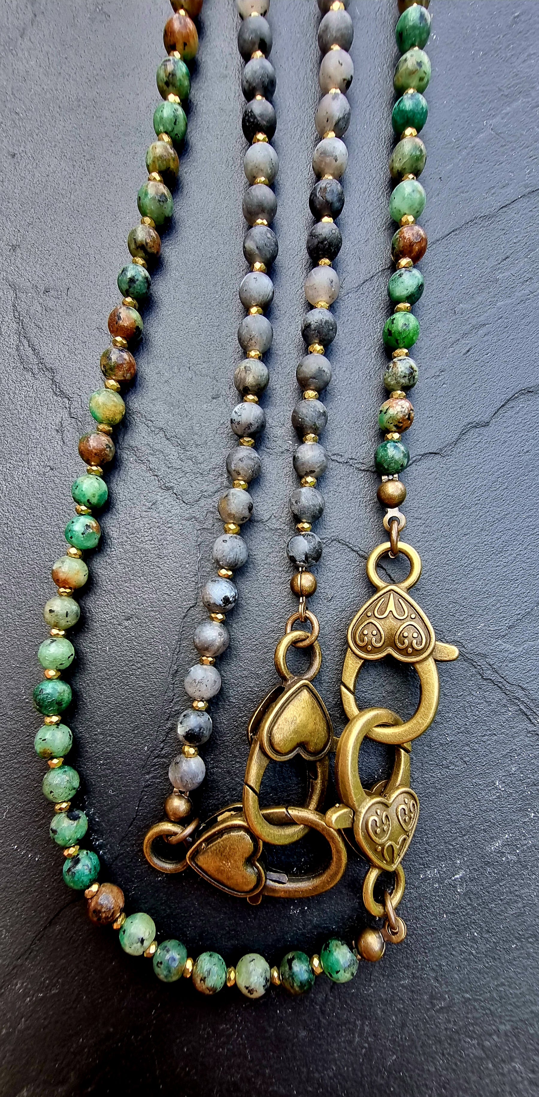 Collier "Mahasiah" https://www.b-tao.be/