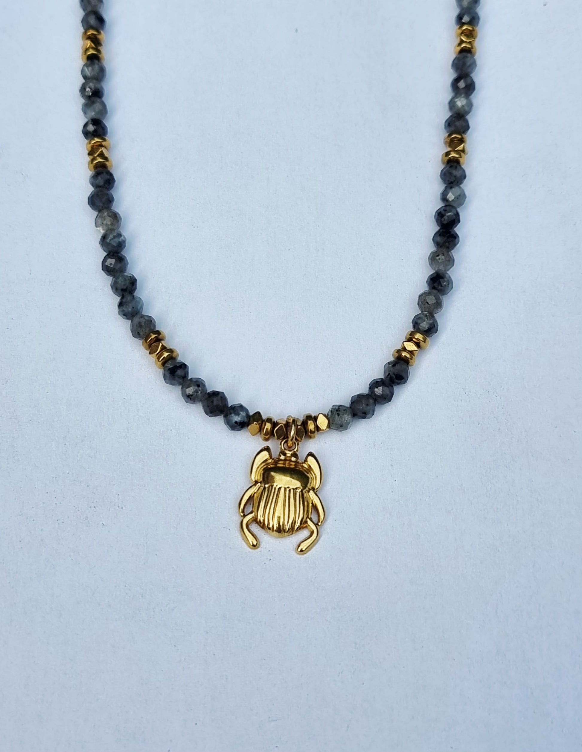 collier " Scarabée Solaire " https://www.b-tao.be/