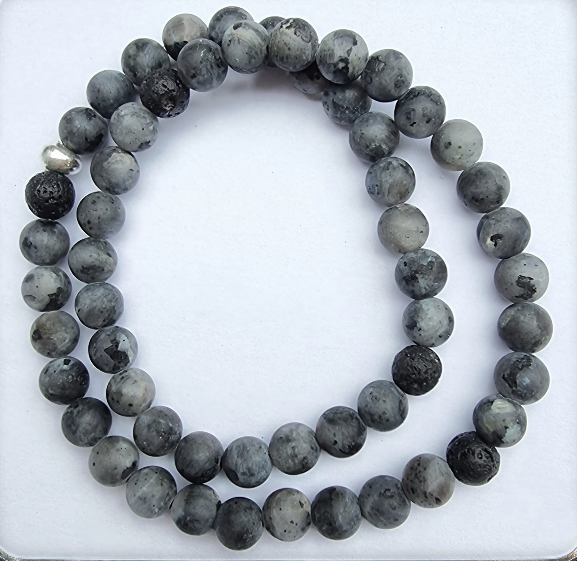 bracelet double tour "Rebel Moonstone" https://www.b-tao.be/